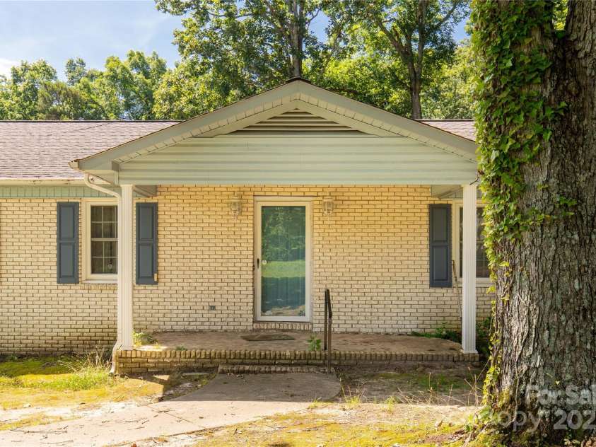 4330 Rowell Road, Lancaster, SC 29720.  MLS# CAR4269684, YatesRealty ID 28951. 