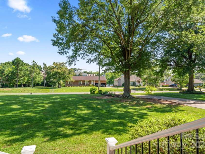 18733 Bluff Point Road, Cornelius, NC 28031.  MLS# CAR4267199, YatesRealty ID 28952. 