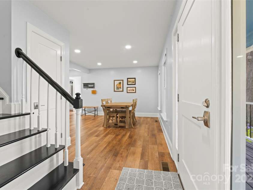 18733 Bluff Point Road, Cornelius, NC 28031.  MLS# CAR4267199, YatesRealty ID 28952. 