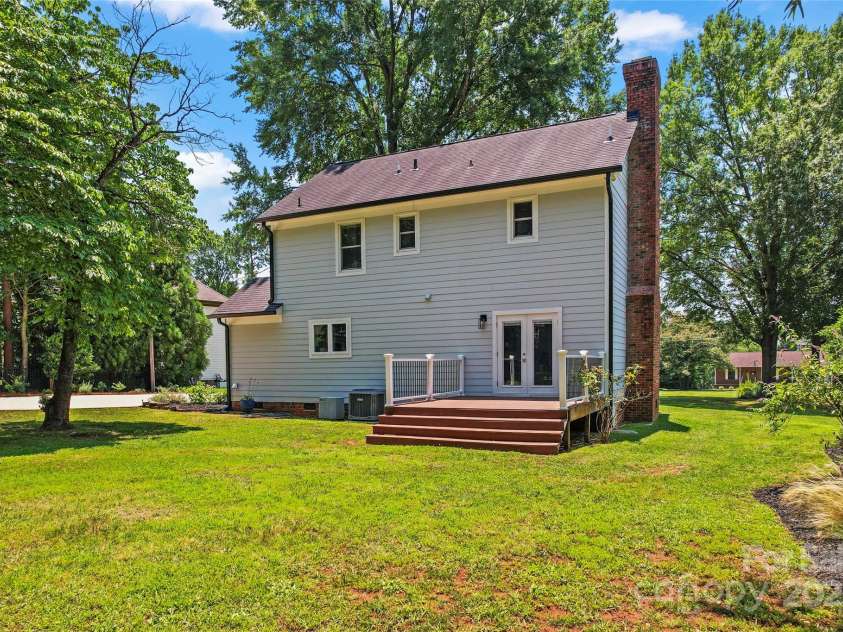 18733 Bluff Point Road, Cornelius, NC 28031.  MLS# CAR4267199, YatesRealty ID 28952. Flat back yard can accommodate a pool