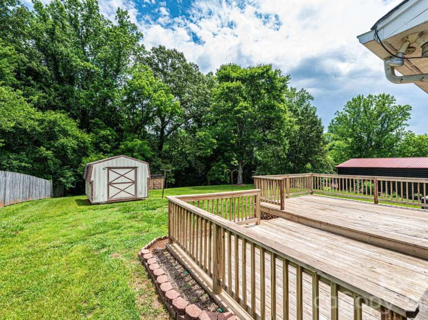 315 Shannonbrook Drive, Newton, NC 28658.  MLS# CAR4388332, YatesRealty ID 28952. Backyard