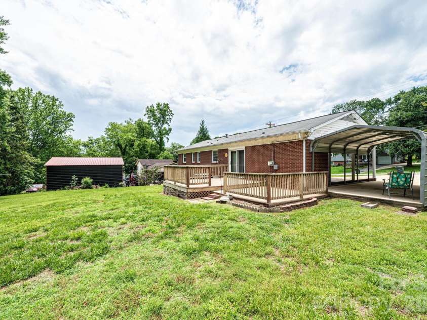 315 Shannonbrook Drive, Newton, NC 28658.  MLS# CAR4388332, YatesRealty ID 28952. Backyard