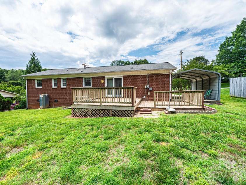 315 Shannonbrook Drive, Newton, NC 28658.  MLS# CAR4388332, YatesRealty ID 28952. Backyard