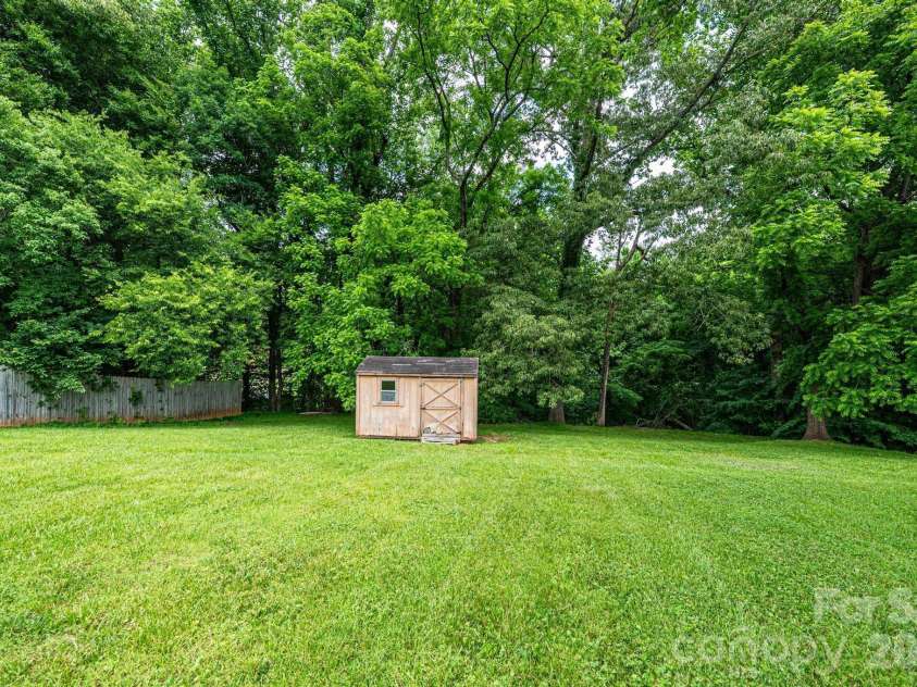 315 Shannonbrook Drive, Newton, NC 28658.  MLS# CAR4388332, YatesRealty ID 28952. Backyard