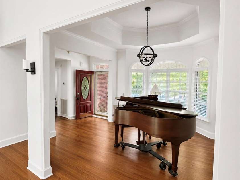 5406 Club View Drive, Concord, NC 28025.  MLS# CAR4366659, YatesRealty ID 28953. 