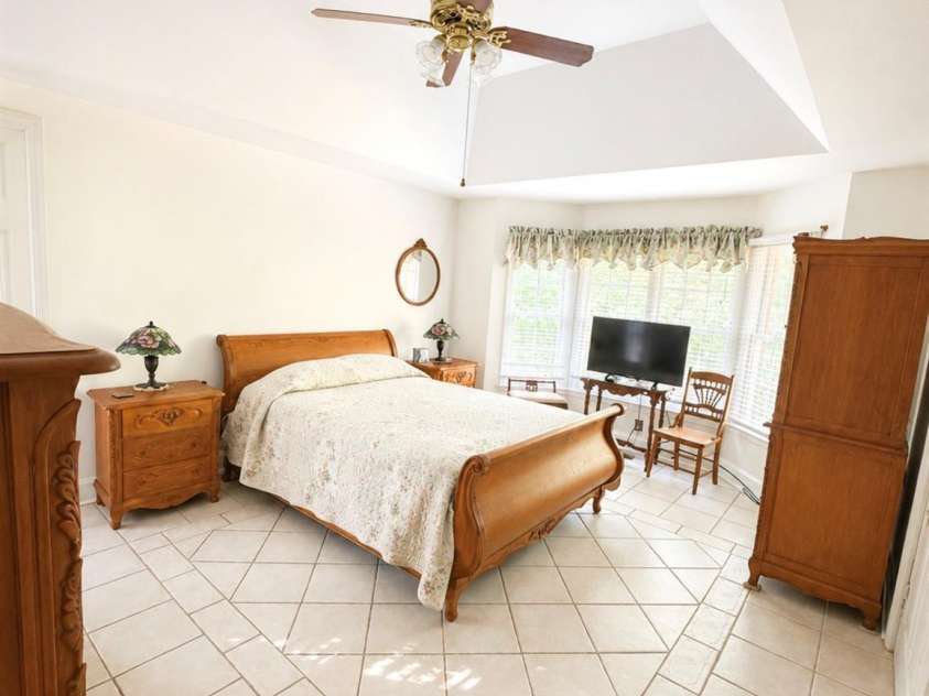 5406 Club View Drive, Concord, NC 28025.  MLS# CAR4366659, YatesRealty ID 28953. 