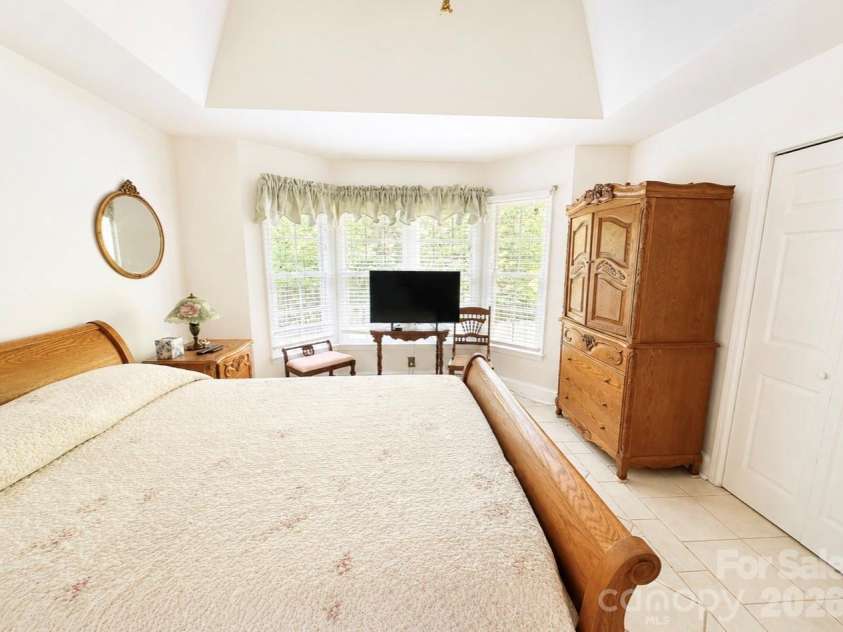 5406 Club View Drive, Concord, NC 28025.  MLS# CAR4366659, YatesRealty ID 28953. 