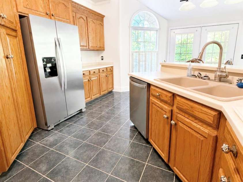 5406 Club View Drive, Concord, NC 28025.  MLS# CAR4366659, YatesRealty ID 28953. 