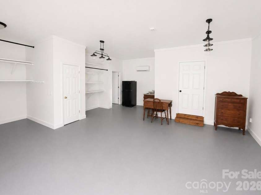 5406 Club View Drive, Concord, NC 28025.  MLS# CAR4366659, YatesRealty ID 28953. 
