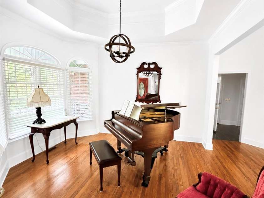 5406 Club View Drive, Concord, NC 28025.  MLS# CAR4366659, YatesRealty ID 28953. Entry / Dining