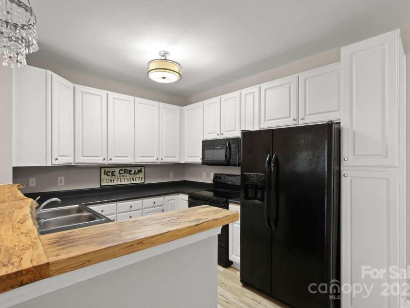 188 Cecil Miller Road, Boone, NC 28607.  MLS# CAR4284988, YatesRealty ID 28954. 