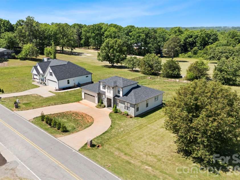 1129 Stony Point Road, Kings Mountain, NC 28086.  MLS# CAR4373551, YatesRealty ID 28956. 