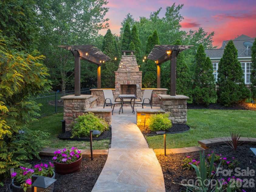 11729 Avaly Lane, Charlotte, NC 28277.  MLS# CAR4373976, YatesRealty ID 28957. 