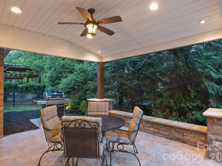 11729 Avaly Lane, Charlotte, NC 28277.  MLS# CAR4373976, YatesRealty ID 28957. 