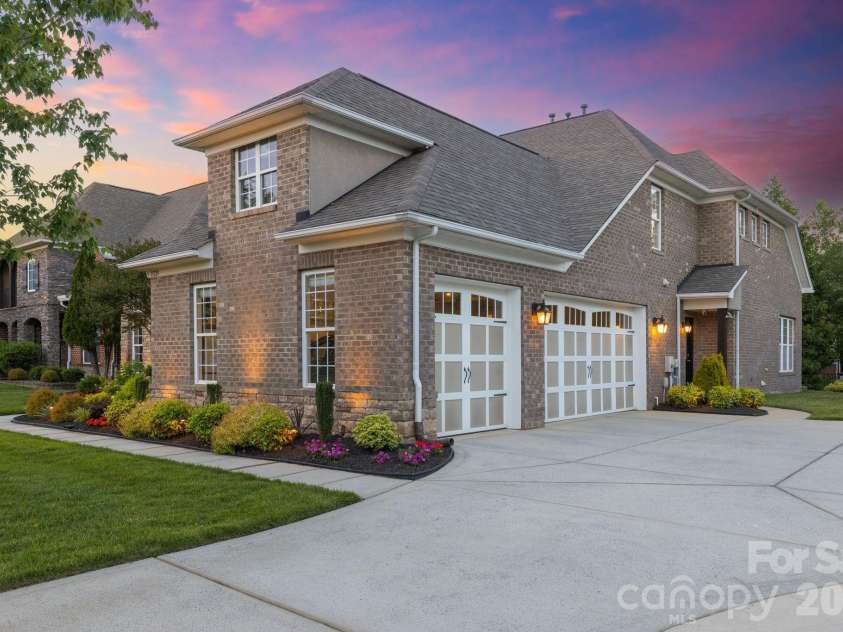 11729 Avaly Lane, Charlotte, NC 28277.  MLS# CAR4373976, YatesRealty ID 28957. 