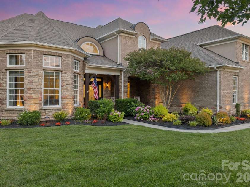 11729 Avaly Lane, Charlotte, NC 28277.  MLS# CAR4373976, YatesRealty ID 28957. 