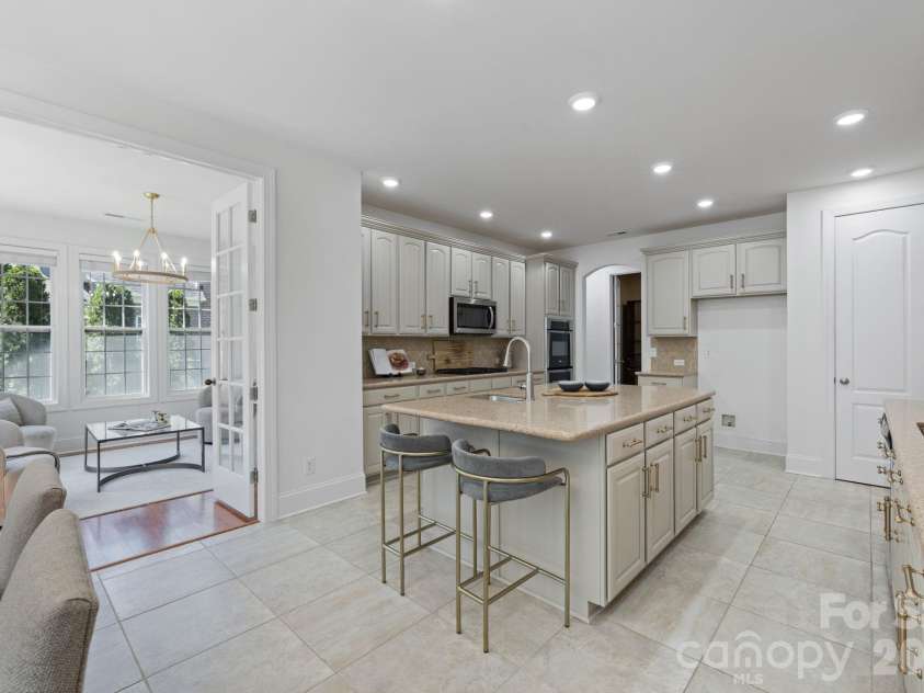 11729 Avaly Lane, Charlotte, NC 28277.  MLS# CAR4373976, YatesRealty ID 28957. 