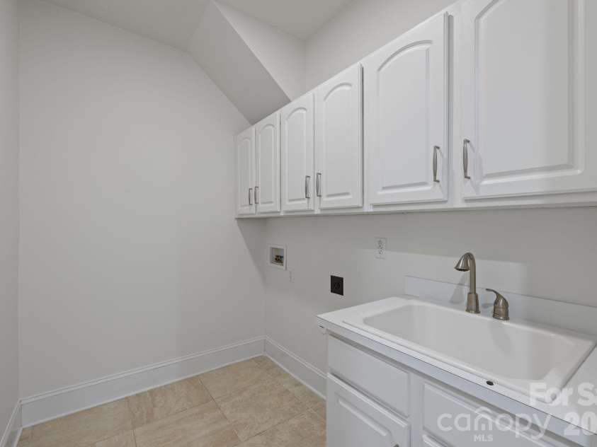 11729 Avaly Lane, Charlotte, NC 28277.  MLS# CAR4373976, YatesRealty ID 28957. 