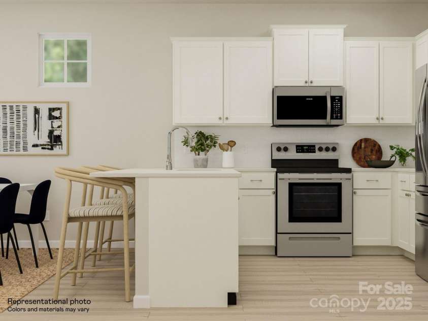 3264 Hillside Roll Road, Fort Mill, SC 29715.  MLS# CAR4286698, YatesRealty ID 28958. Kitchen
