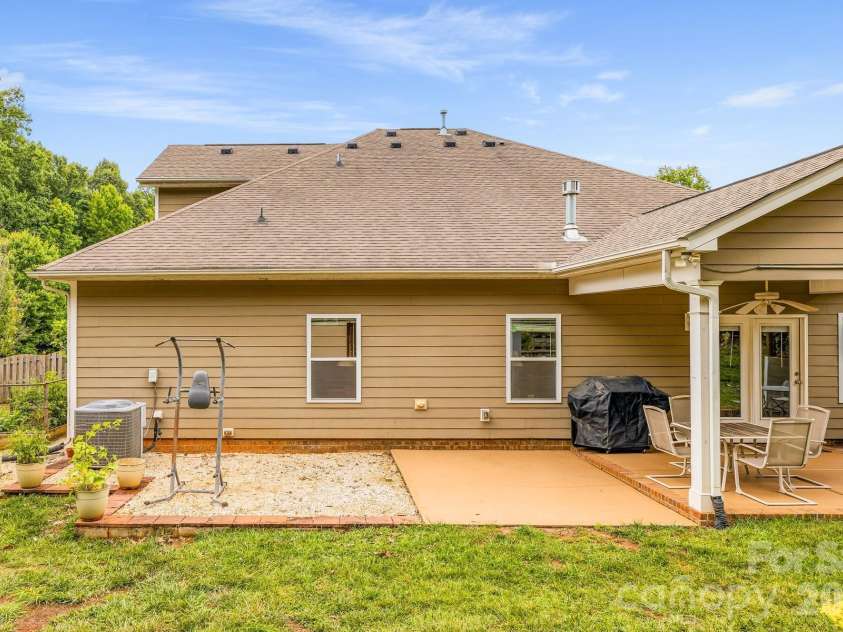 7928 Goodall Court, Mint Hill, NC 28227.  MLS# CAR4389237, YatesRealty ID 28959. 