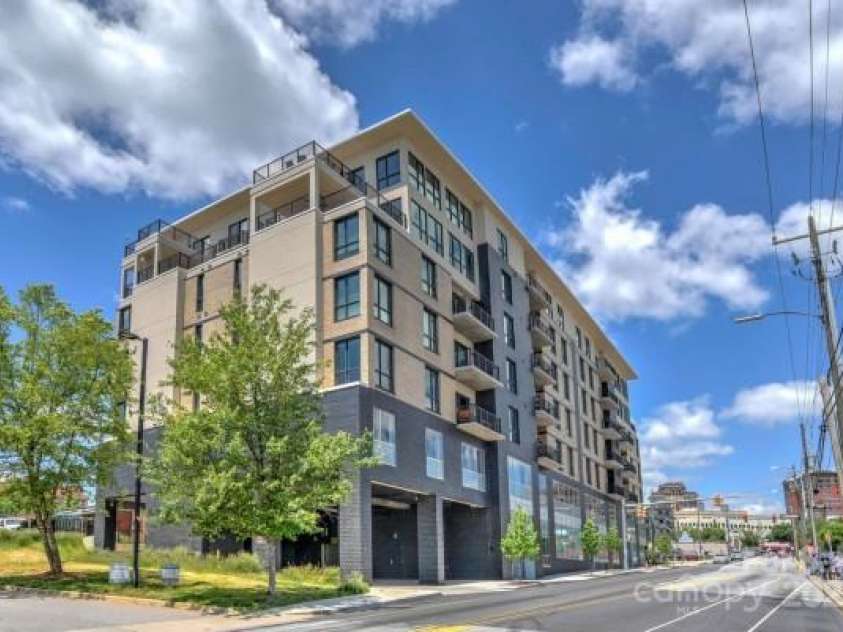 45 Asheland Avenue, Asheville, NC 28801.  MLS# CAR4238176, YatesRealty ID 2896. 