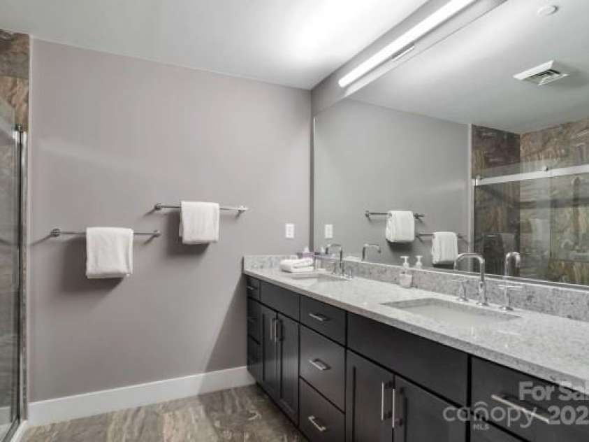 45 Asheland Avenue, Asheville, NC 28801.  MLS# CAR4238176, YatesRealty ID 2896. 