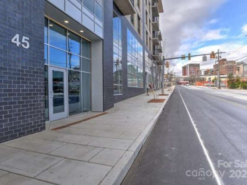 45 Asheland Avenue, Asheville, NC 28801.  MLS# CAR4238176, YatesRealty ID 2896. 