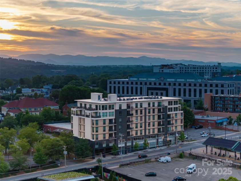 45 Asheland Avenue, Asheville, NC 28801.  MLS# CAR4247398, YatesRealty ID 2896. 