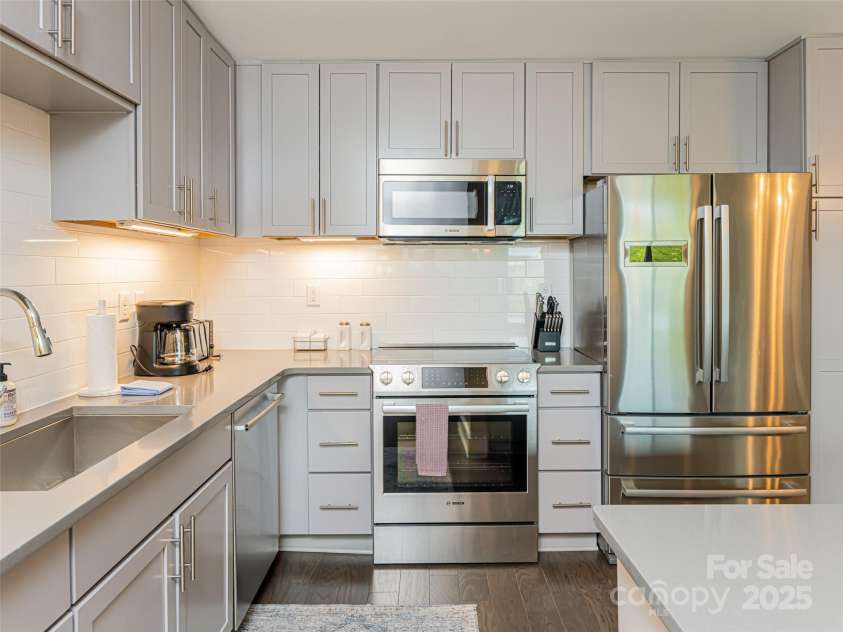 45 Asheland Avenue, Asheville, NC 28801.  MLS# CAR4247398, YatesRealty ID 2896. 