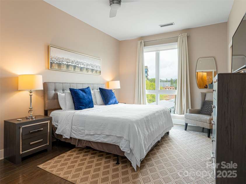 45 Asheland Avenue, Asheville, NC 28801.  MLS# CAR4247398, YatesRealty ID 2896. 