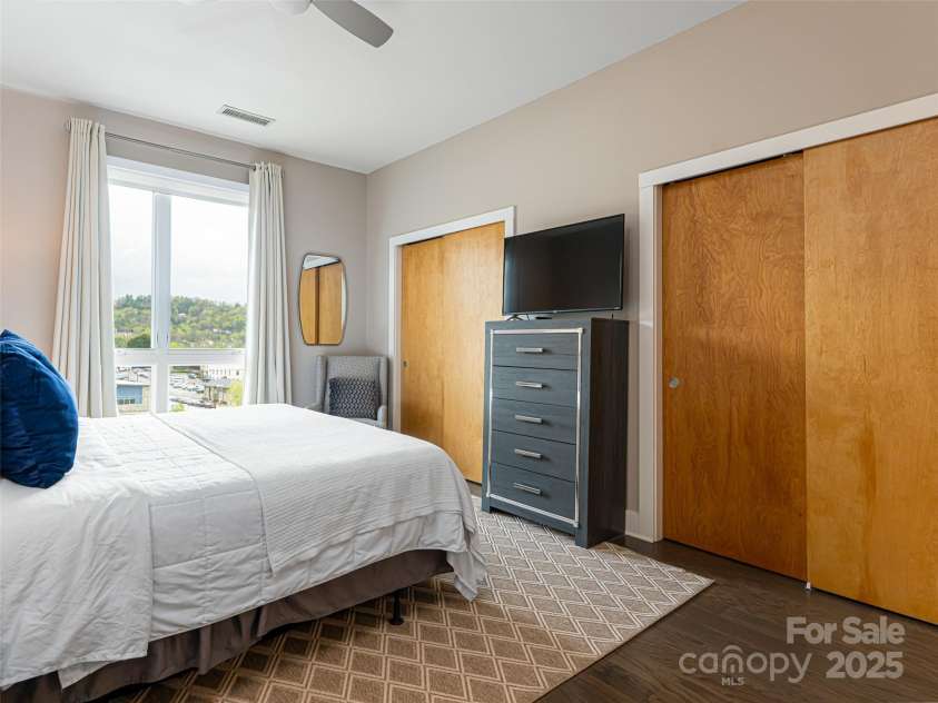 45 Asheland Avenue, Asheville, NC 28801.  MLS# CAR4247398, YatesRealty ID 2896. 