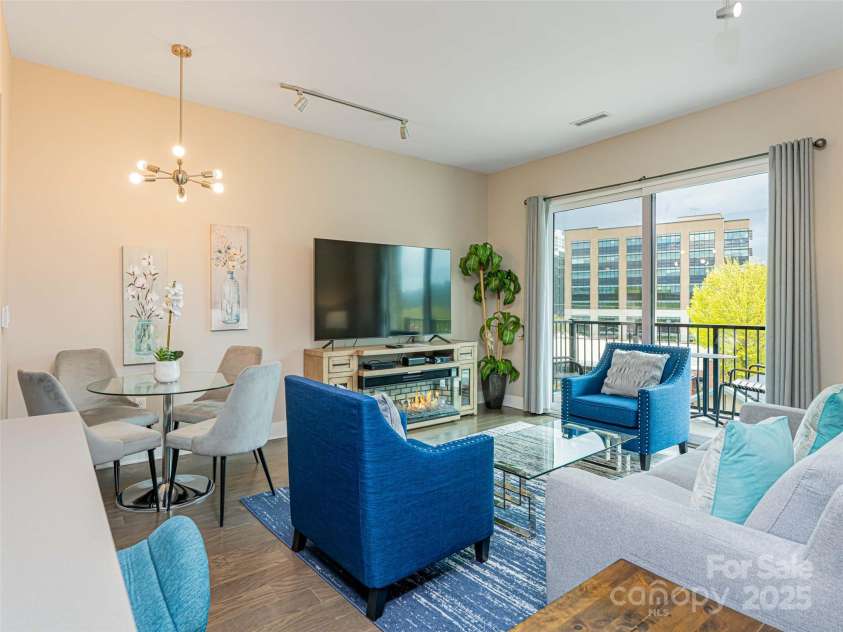 45 Asheland Avenue, Asheville, NC 28801.  MLS# CAR4247398, YatesRealty ID 2896. 