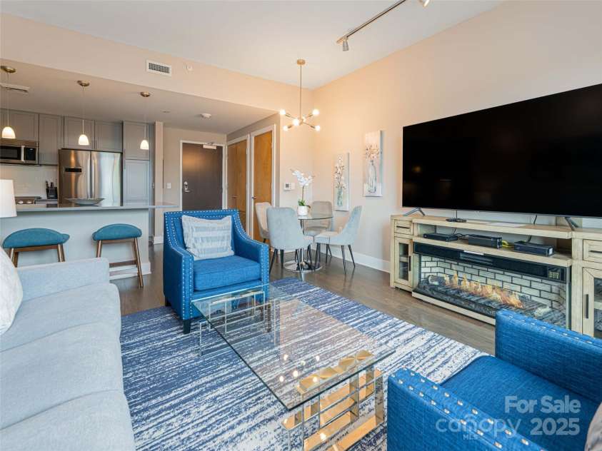 45 Asheland Avenue, Asheville, NC 28801.  MLS# CAR4247398, YatesRealty ID 2896. 