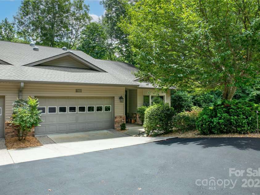 50 Duya Court, Brevard, NC 28712.  MLS# CAR4280810, YatesRealty ID 2896. Flat Driveway