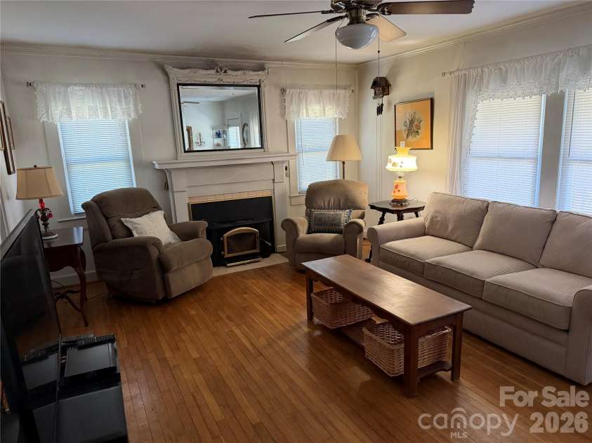 3538 Back Creek Church Road, Charlotte, NC 28213.  MLS# CAR4391030, YatesRealty ID 28961. 