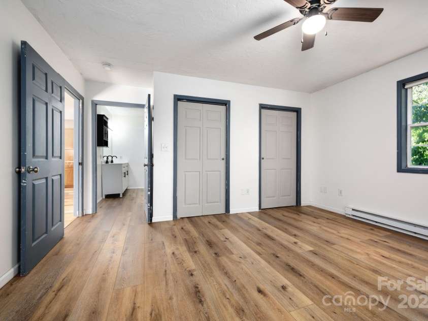 42 Anna Glenn Lane, Weaverville, NC 28787.  MLS# CAR4269501, YatesRealty ID 28961. 