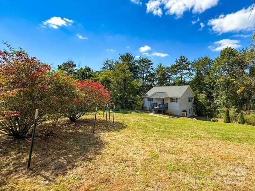 42 Anna Glenn Lane, Weaverville, NC 28787.  MLS# CAR4300080, YatesRealty ID 28961. 