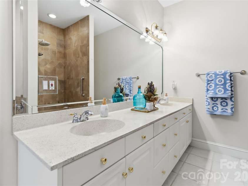 11177 Villa Trace Place, Charlotte, NC 28277.  MLS# CAR4365743, YatesRealty ID 28962. 