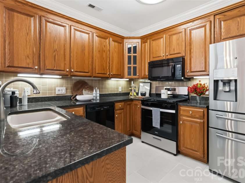 11177 Villa Trace Place, Charlotte, NC 28277.  MLS# CAR4365743, YatesRealty ID 28962. 