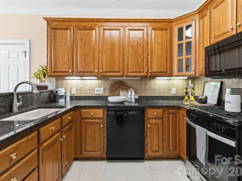 11177 Villa Trace Place, Charlotte, NC 28277.  MLS# CAR4365743, YatesRealty ID 28962. 