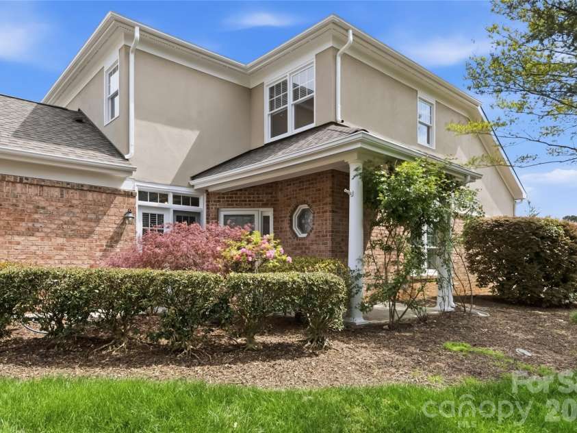 11177 Villa Trace Place, Charlotte, NC 28277.  MLS# CAR4365743, YatesRealty ID 28962. 