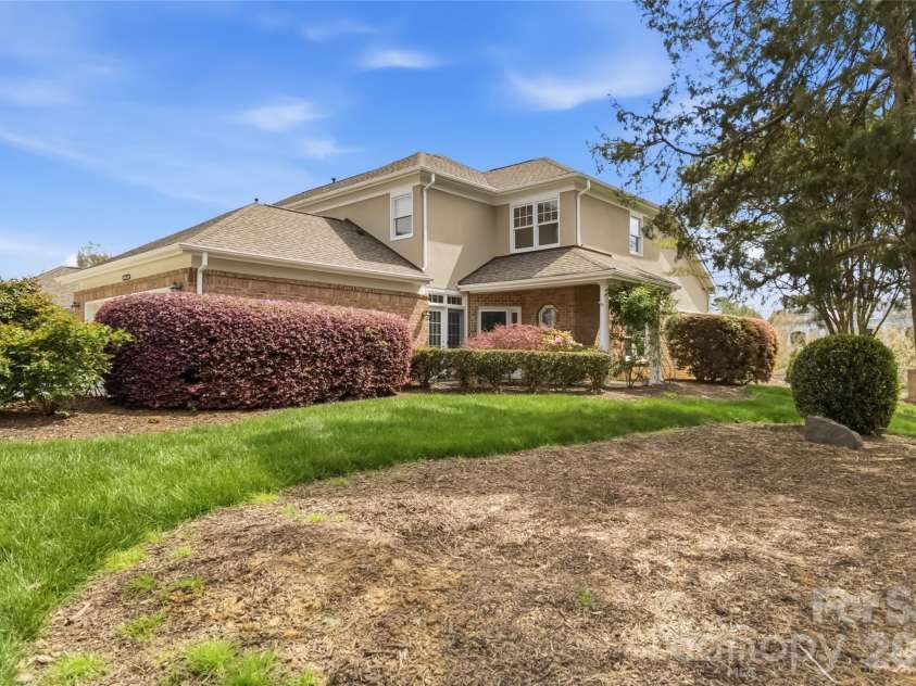 11177 Villa Trace Place, Charlotte, NC 28277.  MLS# CAR4365743, YatesRealty ID 28962. 