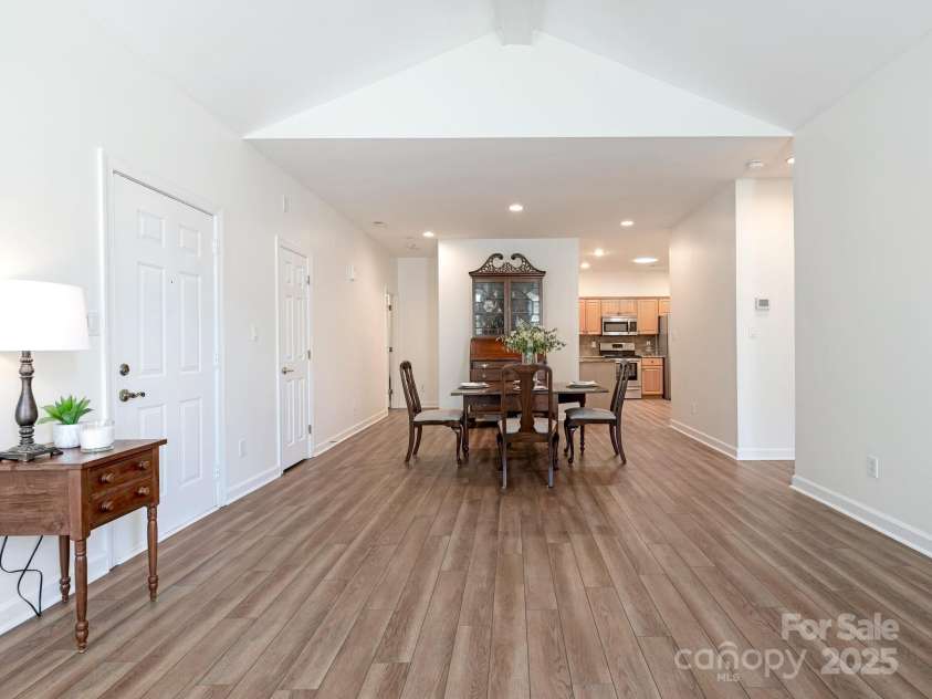 11360 Olde Turnbury Court, Charlotte, NC 28277.  MLS# CAR4285444, YatesRealty ID 28962. Dining Area