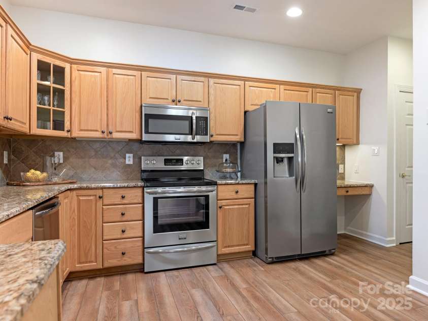 11360 Olde Turnbury Court, Charlotte, NC 28277.  MLS# CAR4285444, YatesRealty ID 28962. Kitchen