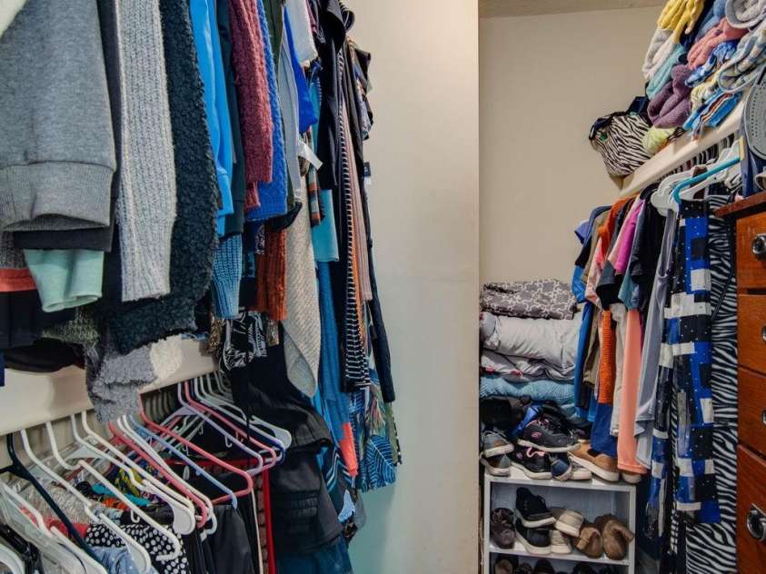 1034 Center Street, Hickory, NC 28601.  MLS# CAR4276132, YatesRealty ID 28963. 