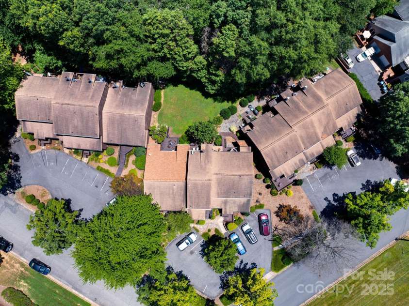 1034 Center Street, Hickory, NC 28601.  MLS# CAR4276132, YatesRealty ID 28963. 