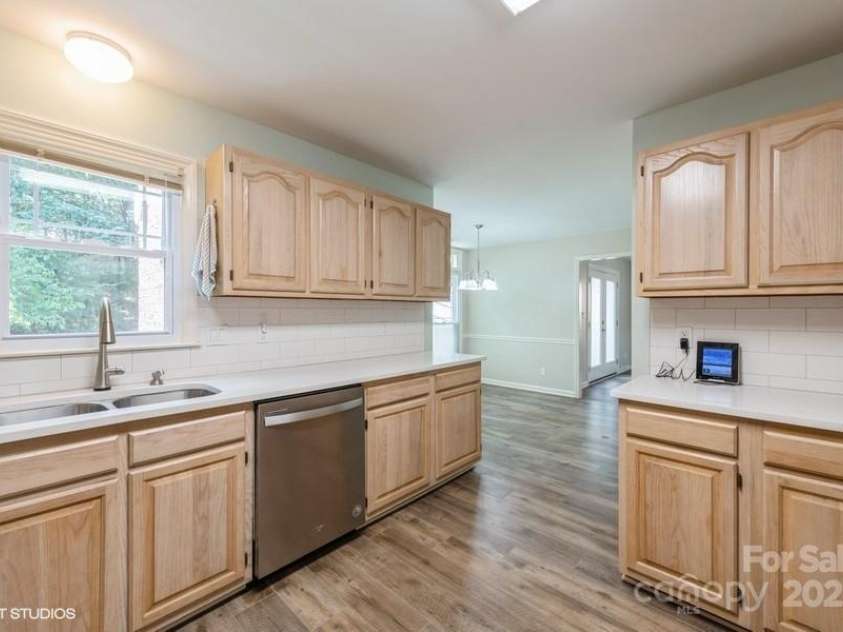 608 Laurel Fork Drive, Matthews, NC 28105.  MLS# CAR4280271, YatesRealty ID 28964. 