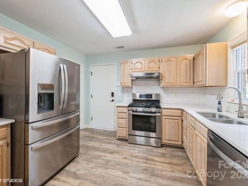 608 Laurel Fork Drive, Matthews, NC 28105.  MLS# CAR4280271, YatesRealty ID 28964. 