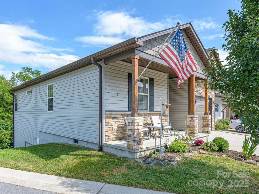 603 Cardwell Lane, Fletcher, NC 28732.  MLS# CAR4274815, YatesRealty ID 28965. 