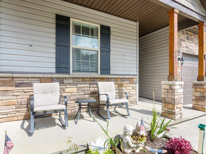 603 Cardwell Lane, Fletcher, NC 28732.  MLS# CAR4274815, YatesRealty ID 28965. 